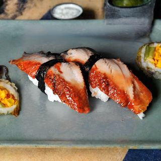 Sushi de anguila (2 uds.)