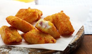 TASCHE DI PATATE PROSCIUTTO E MOZZARELLA (5696)