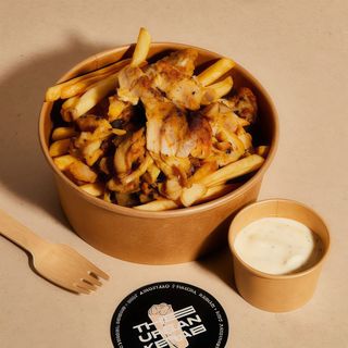 Plato Kebab De Pollo Con Patata y bebida lata gratis