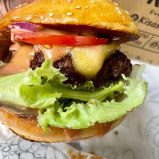 2 Classic Beef Burgers+2Fries+2 Soda