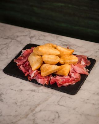 Prosciutto crudo Siciliano e gnocco fritto