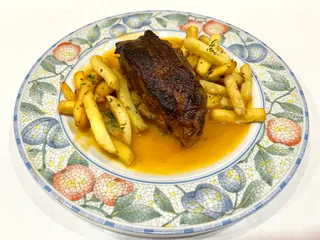 Asado de cordero estofado con Guarnición