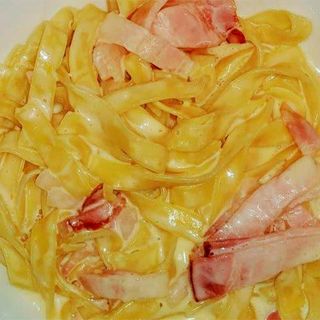 Tagliatelle a la carbonara 
