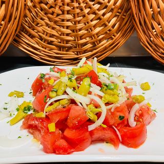 Ensalada de tomates del país