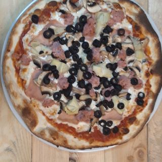 Pizza Capricciosa 28 cm.