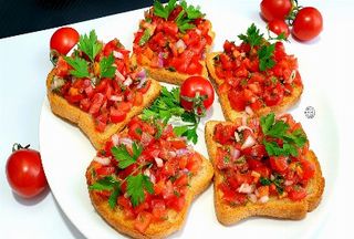 Bruschete cu Rosii