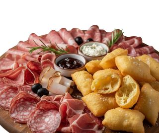 Affettati misti del territorio con gnocco fritto