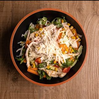 Insalatona con pollo