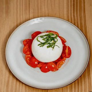 Burrata Con Tomate Cherry
