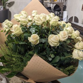 Purezza importante: mazzo di 24 rose bianche