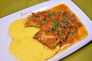 Saramura de crap cu mamaliga