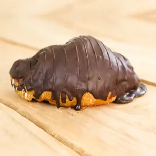 Croissant grande chocolate negro cobertura negra