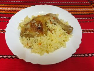 Пилешко бутче с ориз (450г)