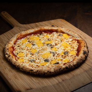 Pizza 4 Quesos (Mediana)