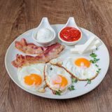 Jaja slaninom i lukom