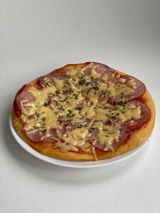 Піца з шинкою (18см/130г)