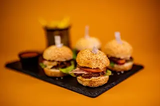 Mini standard burgers  4x