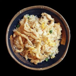 27. Yakimeshi Con Pollo