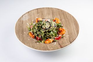 Салат из рукколы с креветками