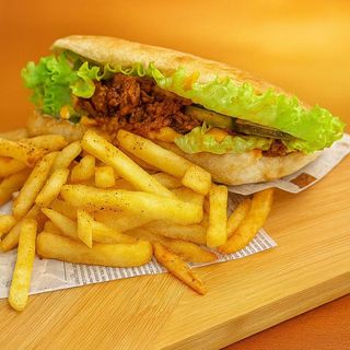 Чабата с дърпано телешко