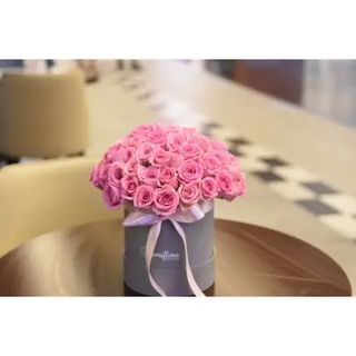 Flowerbox z różowych róż