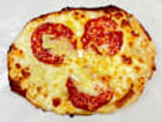 Pinsa bianca 4 formaggi e salame piccante