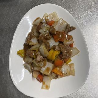 H3. Filetto di manzo con brocci al pepe nero.