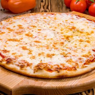 02. Pizza Cuatro Quesos