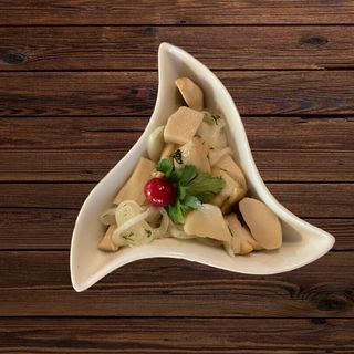 Гриби білі мариновані з цибулею 