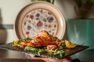 Կրուասան Խոզապուխտով