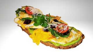 Avokado tost sa prženim jajetom