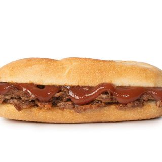 29. Pulled pork BBQ y salsa brava