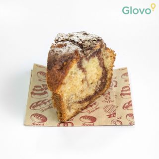 Кекс с горски плодове и филиран бадем