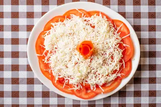 Paradajz salata sa sirom 300g