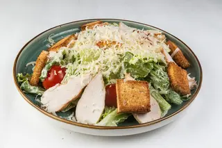 Салат "Цезарь с курицей"