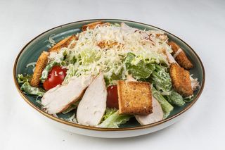 Салат "Цезарь с курицей"