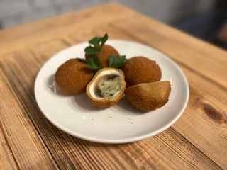 Ciuperci pane umplute cu brânză