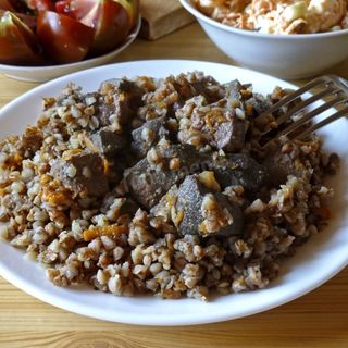 Гречка з курячою печінкою