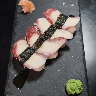 Nigiri de pulpo