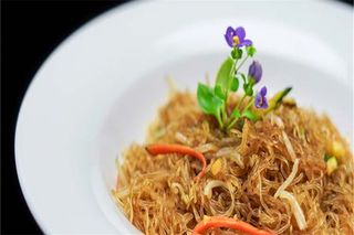 P15. Spaghetti di soia con verdure