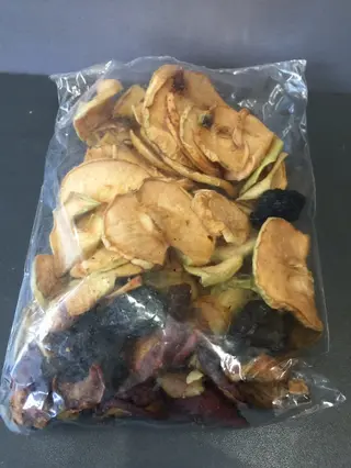 Сушени плодове (бр)