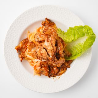 Sezonska salata s piletinom