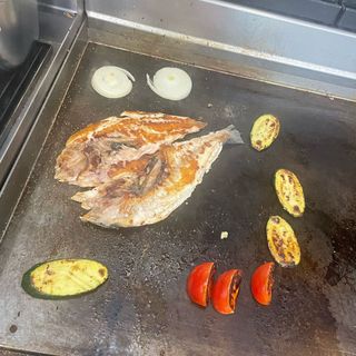 Plato Combinado De Dorada A La Plancha
