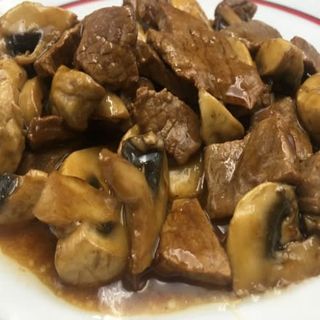 Ternera Con Champiñones