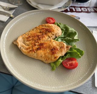 Piept de pui la gratar