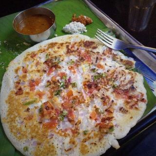 Onion tomato uthappam