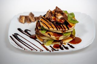 Snickers pancakes