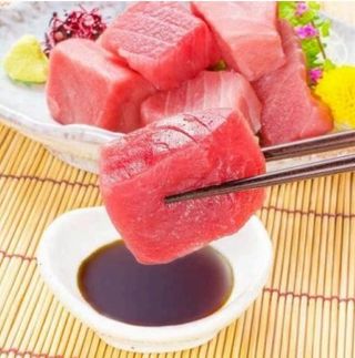 33. Ración De Dados De Atún Bluefin Marinados