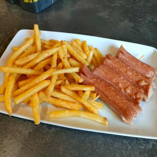 Piatto di Wurstel e patatine