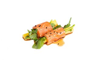 4.Roll De Salmón Con Rúcula Y Papaya ( 3Uds.)